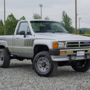 Great in Triple Gray: 1987 Toyota Pickup SR5 4×4