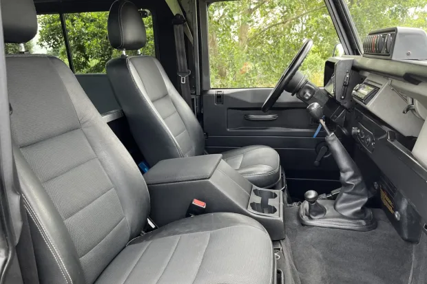 2000_land-rover_defender-90_i15-08663