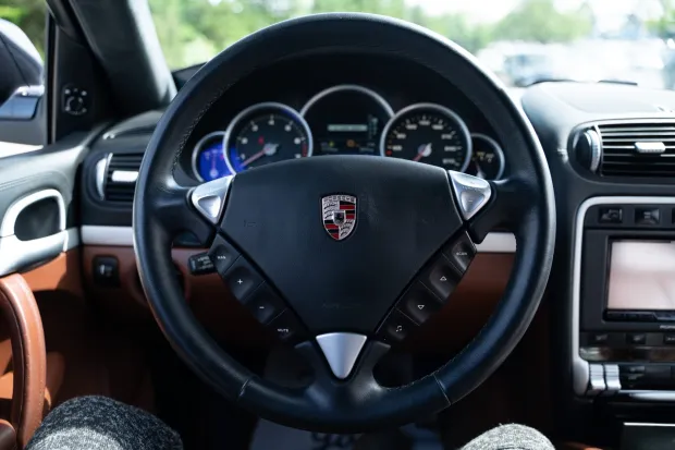 2005_porsche_cayenne_ady0302-02924