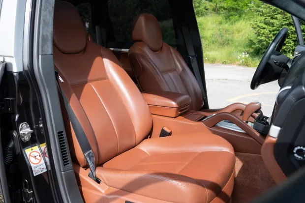 2005_porsche_cayenne_ady0378-08813