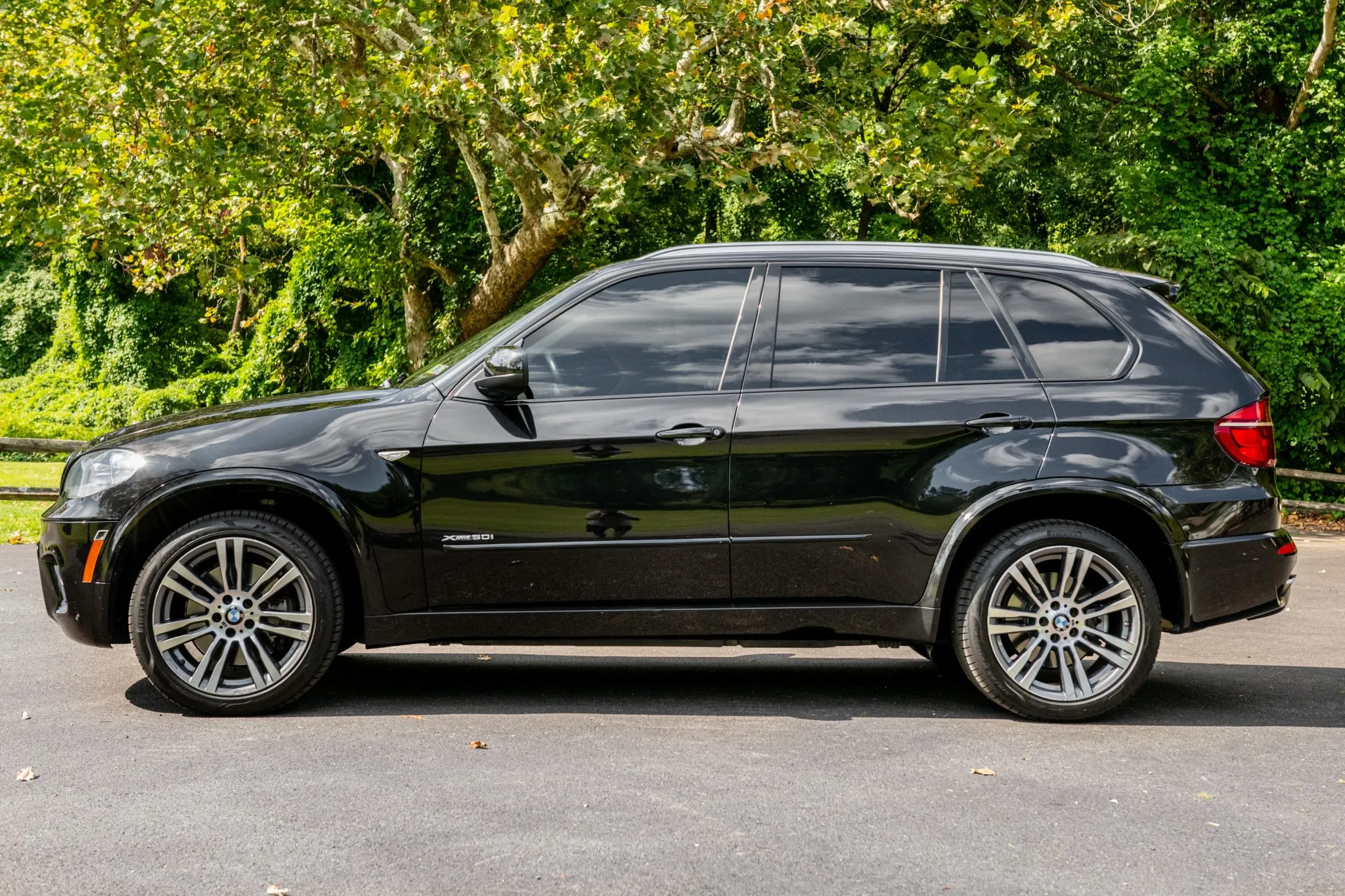 2013_bmw_x5_2013_bmw_x5_6c874219-3fb9-44d8-853b-32e14c6a12ad-hqyhP8-62487-62488-scaled